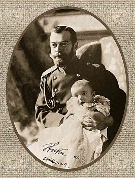 Царь Николай II с сыном цесаревичем Алексеем, 700915